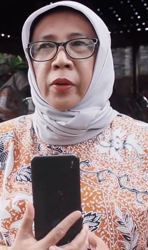 Dr. Siti Arofah