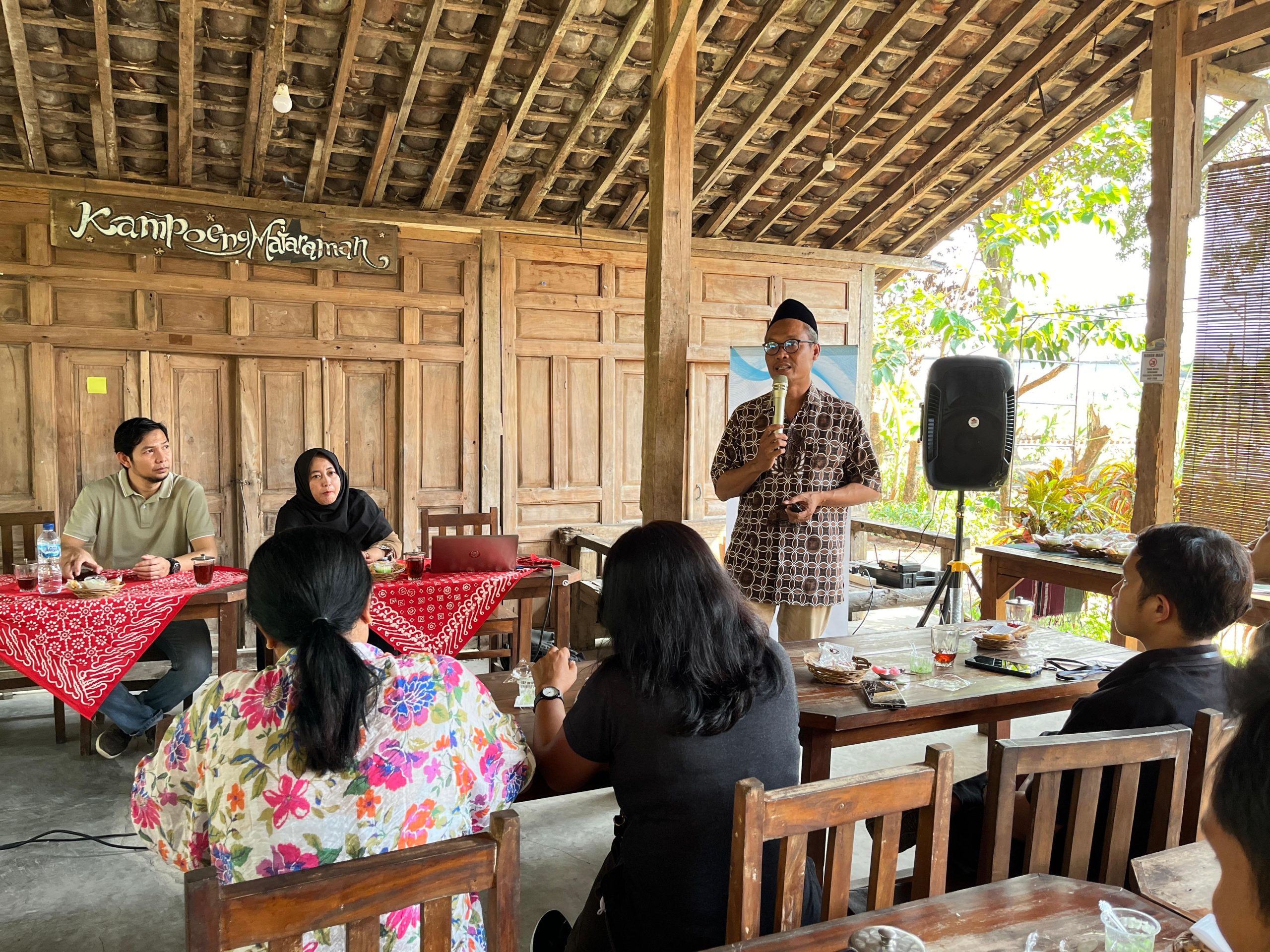 Meningkatkan Komunikasi dalam Kepemimpinan dan Kerja Tim di BUM Desa